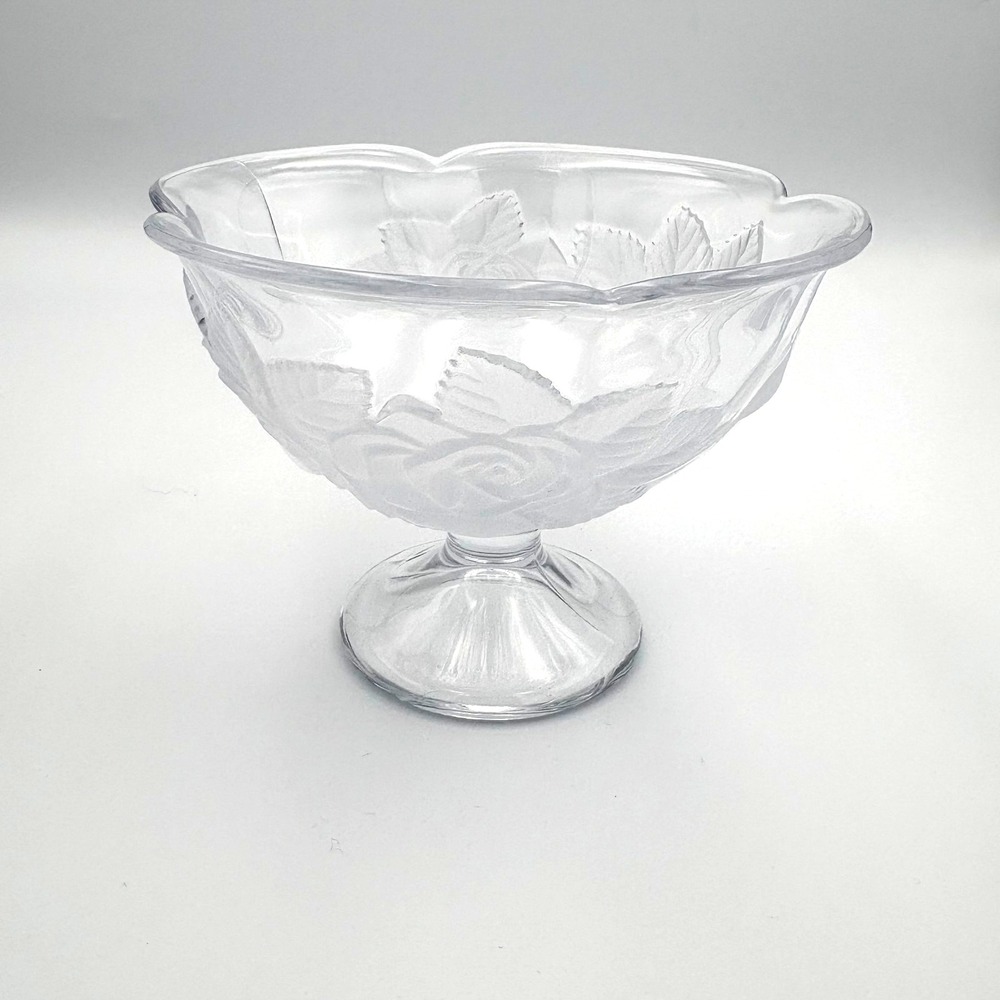 Vintage Mikasa Winter Rose Frosted Crystal‎ Pedestal Bowls, Set of 3 - Picture 3 of 9